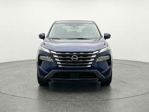 Used 2025 Nissan Rogue SV image 2