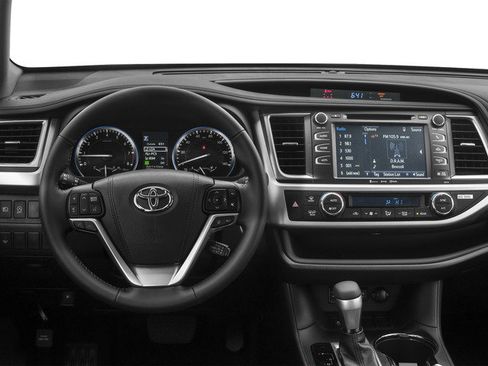 Used 2017 Toyota Highlander SE AWD/4WD image 10