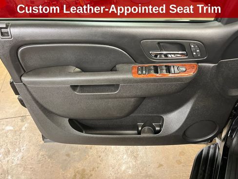 Used 2011 Chevrolet Avalanche LT w/ Luxury Package image 12