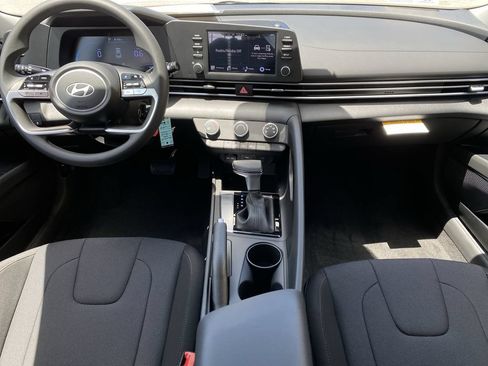 New 2026 Hyundai Elantra SE FWD image 15