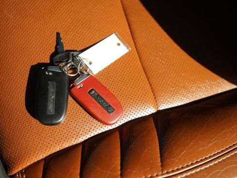 Used 2019 Dodge Challenger SRT Hellcat w/ Laguna Leather Package image 40