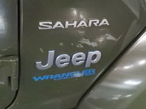 Used 2021 Jeep Wrangler Unlimited Sahara w/ Cold Weather Group image 8