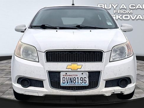 Used 2010 Chevrolet Aveo5 LS image 2