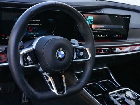Certified 2024 BMW 740i RWD image 7