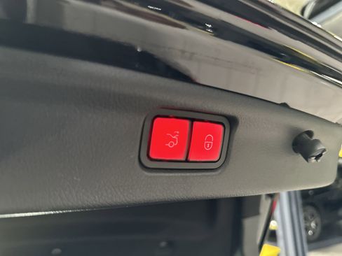 Certified 2023 Mercedes-Benz C 300 4MATIC Sedan image 17