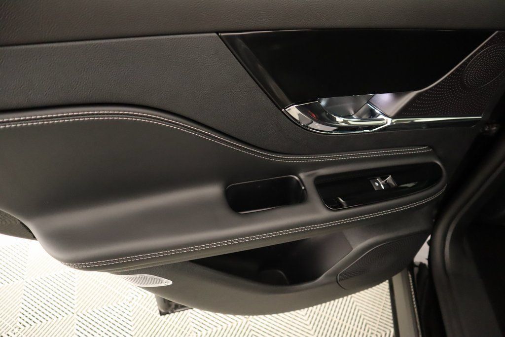 New 2025 Lincoln Corsair Grand Touring AWD/4WD image 18