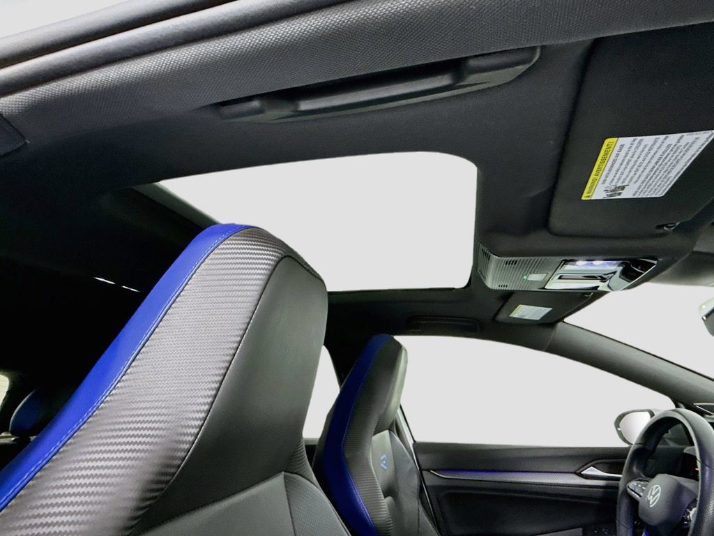 Used 2024 Volkswagen Golf R AWD/4WD image 18