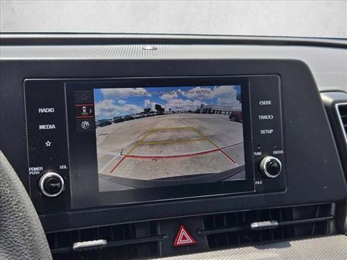 Used 2025 Kia Sportage LX FWD image 12
