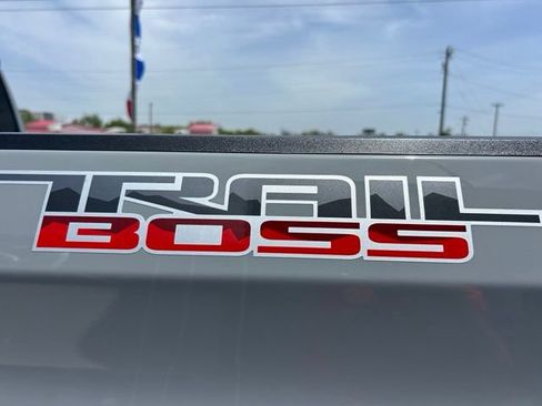 Used 2024 Chevrolet Silverado 1500 LT Trail Boss AWD/4WD image 6
