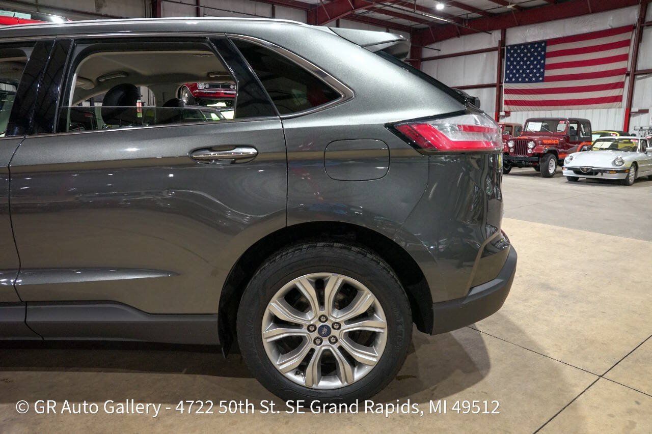 Used 2019 Ford Edge Titanium w/ Cargo Accessory Package FWD image 5