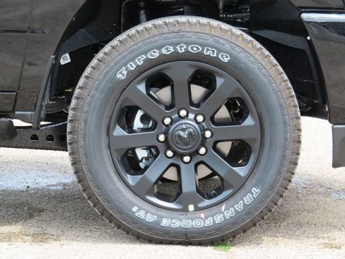 New 2026 RAM 3500 Laramie AWD/4WD image 17
