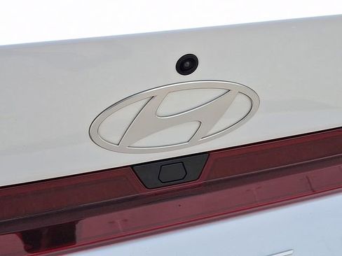 Used 2024 Hyundai Elantra SEL FWD image 24