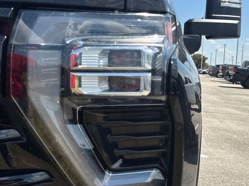 Used 2025 Chevrolet Silverado 2500 LTZ w/ LTZ Plus Package AWD/4WD image 3