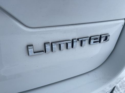 Used 2023 Jeep Grand Cherokee Limited w/ Trailer Tow Prep Group (B) image 12