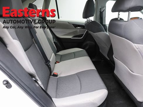 Used 2022 Toyota RAV4 XLE AWD/4WD image 23