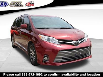 Used 2018 Toyota Sienna XLE Premium w/ Carpet Mat Package