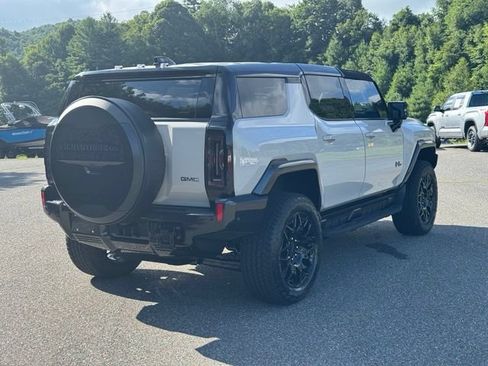 New 2026 GMC Hummer EV SUV w/ LPO, Dark Essentials Package AWD/4WD image 7