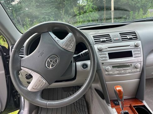 Used 2011 Toyota Camry XLE w/ XLE Extra-Value Pkg #1 FWD image 7