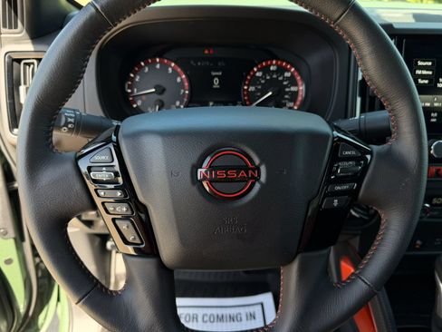 Used 2025 Nissan Frontier PRO-4X AWD/4WD image 25