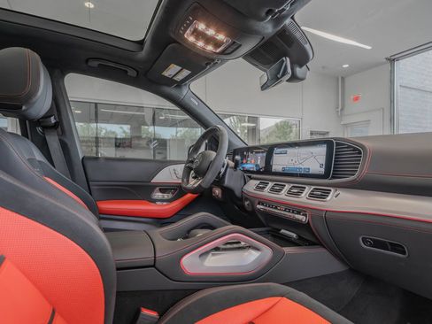 Used 2024 Mercedes-Benz GLE 63 AMG S image 17