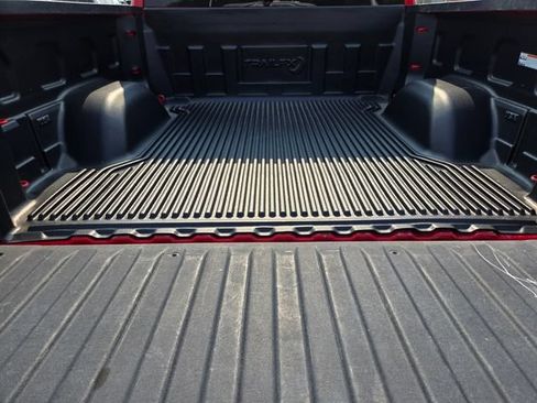 Used 2025 Chevrolet Silverado 1500 LT AWD/4WD image 15