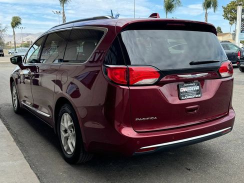 Used 2019 Chrysler Pacifica Touring-L Plus w/ Tire & Wheel Group FWD image 7