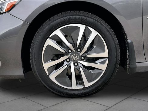Used 2019 Honda Accord Touring image 11