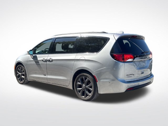 Used 2020 Chrysler Pacifica Limited w/ Advanced Safetytec Group FWD image 3