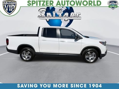 Used 2025 Honda Ridgeline TrailSport image 3