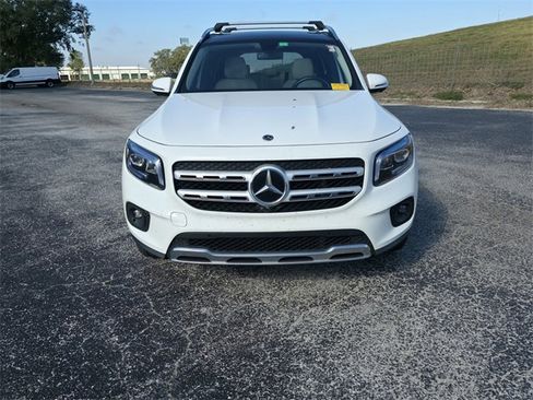 Used 2022 Mercedes-Benz GLB 250 4MATIC image 3