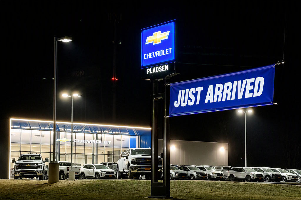 Used 2020 Ford Explorer XLT w/ Equipment Group 202A AWD/4WD image 1