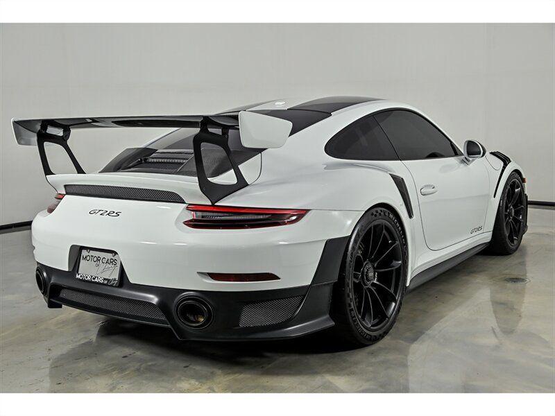 Used 2019 Porsche 911 GT2 RS w/ Weissach Package RWD image 9