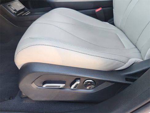 Used 2025 Acura RDX SH-AWD image 29