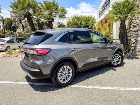 Used 2022 Ford Escape SE w/ Convenience Package FWD image 7