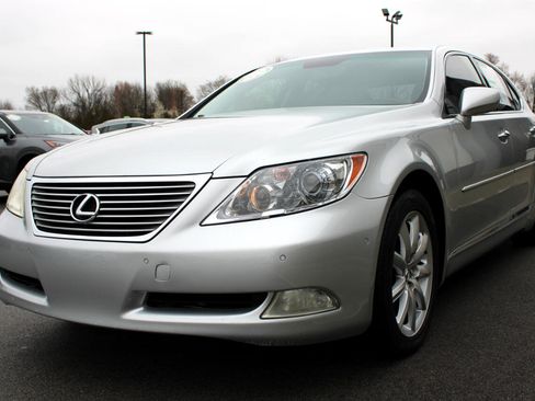 Used 2007 Lexus LS 460 Luxury image 3