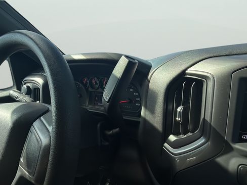 Used 2025 Chevrolet Silverado 1500 Custom Trail Boss w/ Dark Appearance Package AWD/4WD image 17