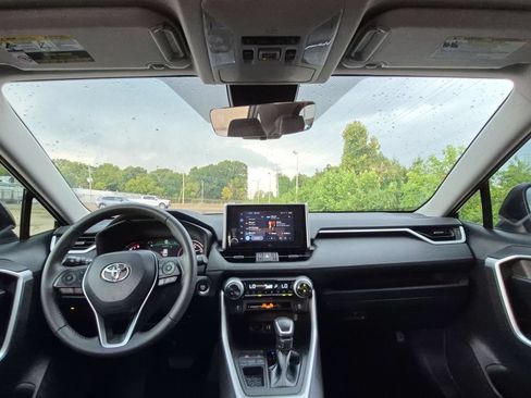 Used 2023 Toyota RAV4 XLE Premium FWD image 27