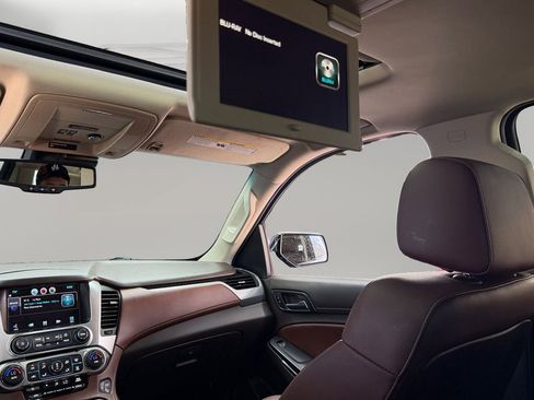 Used 2015 Chevrolet Suburban LTZ RWD image 22