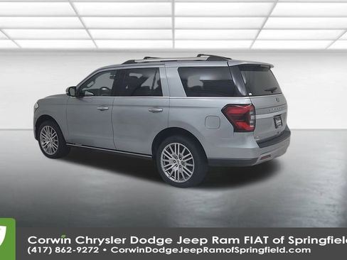 Used 2024 Ford Expedition Limited image 10