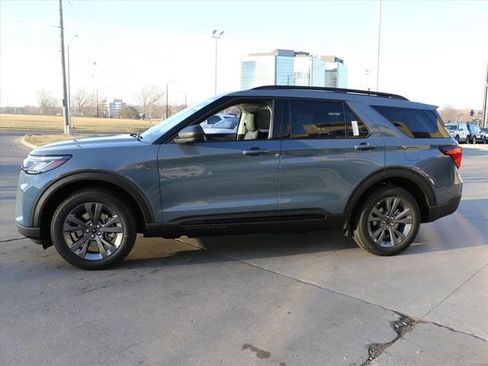 New 2026 Ford Explorer Active w/ Active Comfort Package AWD/4WD image 3