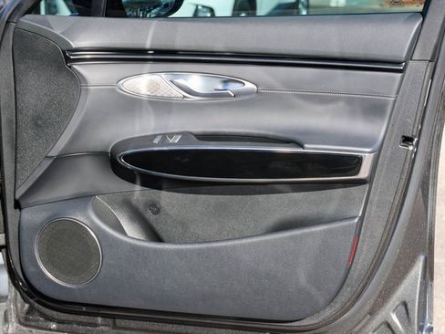 Used 2025 Genesis GV70 2.5T image 15