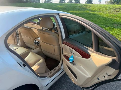Used 2011 Lexus LS 460 w/ Comfort Pkg RWD image 11