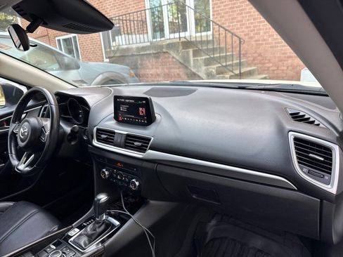 Used 2017 MAZDA MAZDA3 Touring w/ Popular Equipment Package image 24
