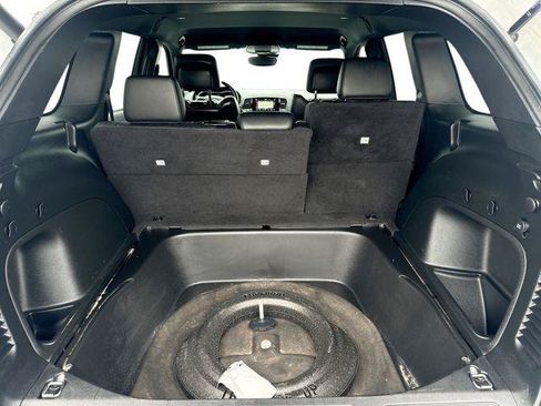 Used 2022 Jeep Grand Cherokee Laredo X RWD image 22