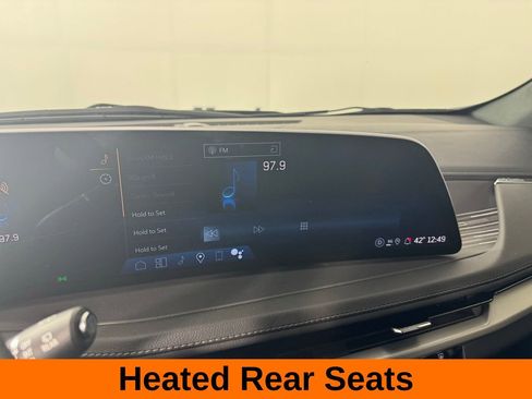 Used 2025 Cadillac XT4 Premium Luxury image 14