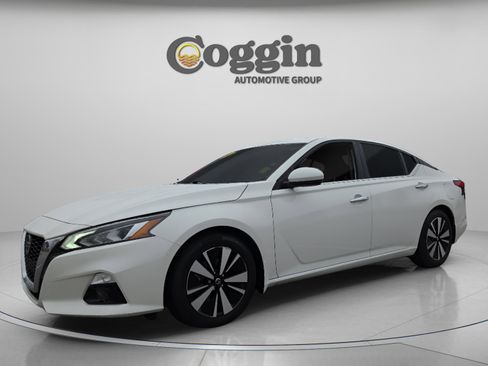 Used 2021 Nissan Altima 2.5 SL image 1