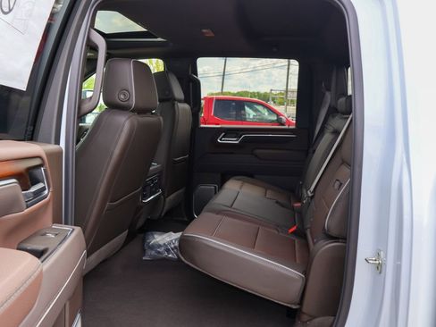 New 2026 GMC Sierra 3500 Denali w/ Denali Reserve Package image 12