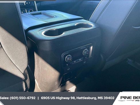 Used 2023 Chevrolet Suburban Premier AWD/4WD image 24