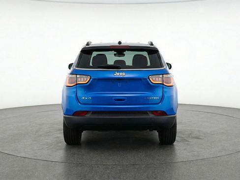 Used 2025 Jeep Compass Limited image 7