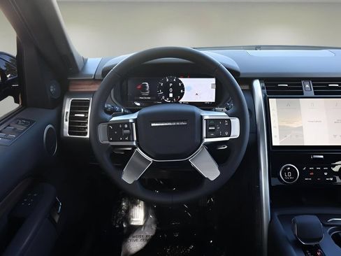 New 2026 Land Rover Discovery S AWD/4WD image 17